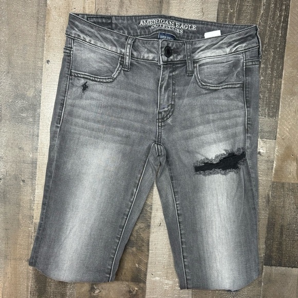 American Eagle Distressed Super Low Jeggings size 6 - Picture 2 of 12